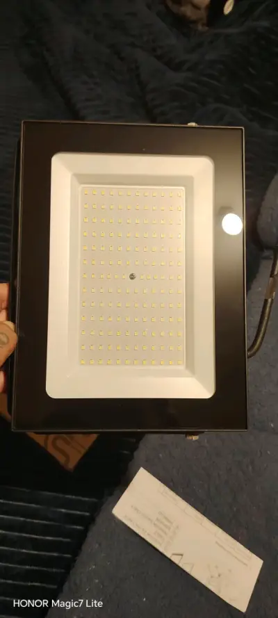 Reflector LED para exteriores - miniatura 2