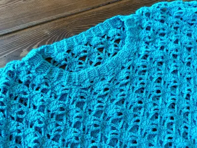 Chaleco artesanal de hilo tejido a crochet - miniatura 1
