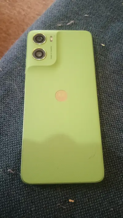 Smartphone verde con doble cámara trasera - miniatura 3