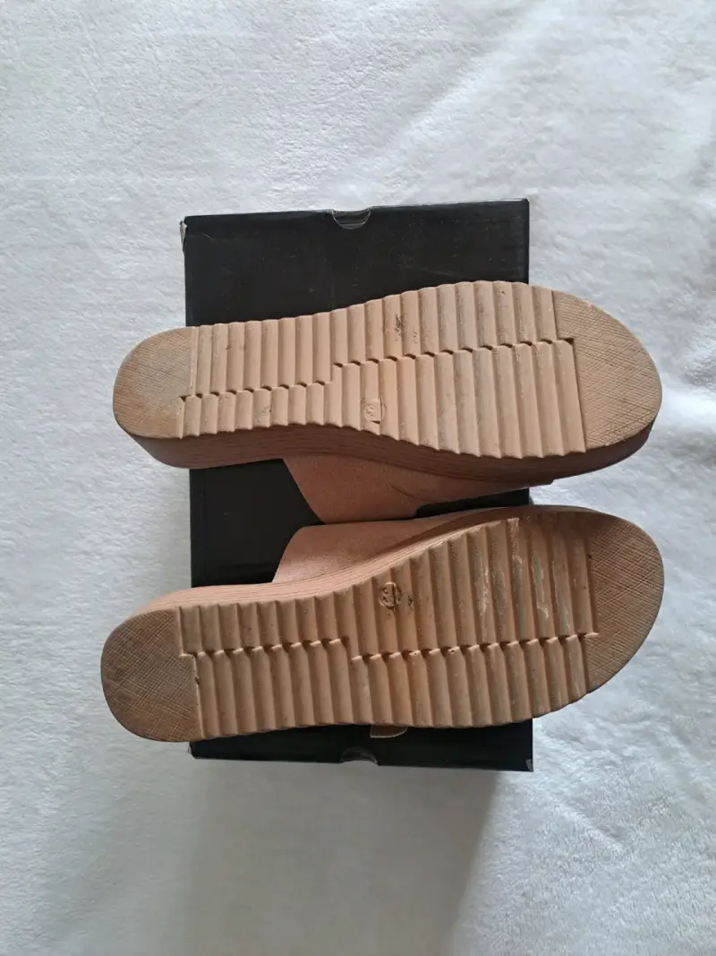 Sandalias de mujer rosa pálido con hebillas Fagus - 4