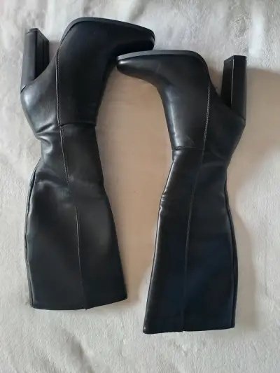 Botas de cuero negras con tacón alto - miniatura 3