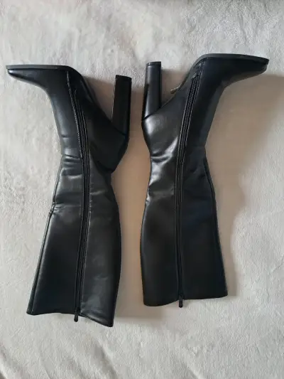 Botas de cuero negras con tacón alto - miniatura 4