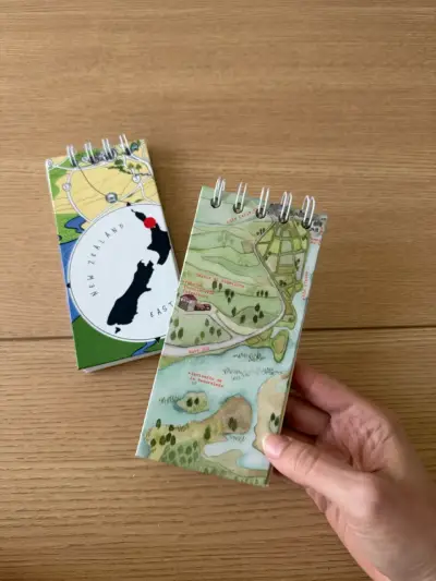 Cuaderno artesanal de notas con diseño de mapas - miniatura 1
