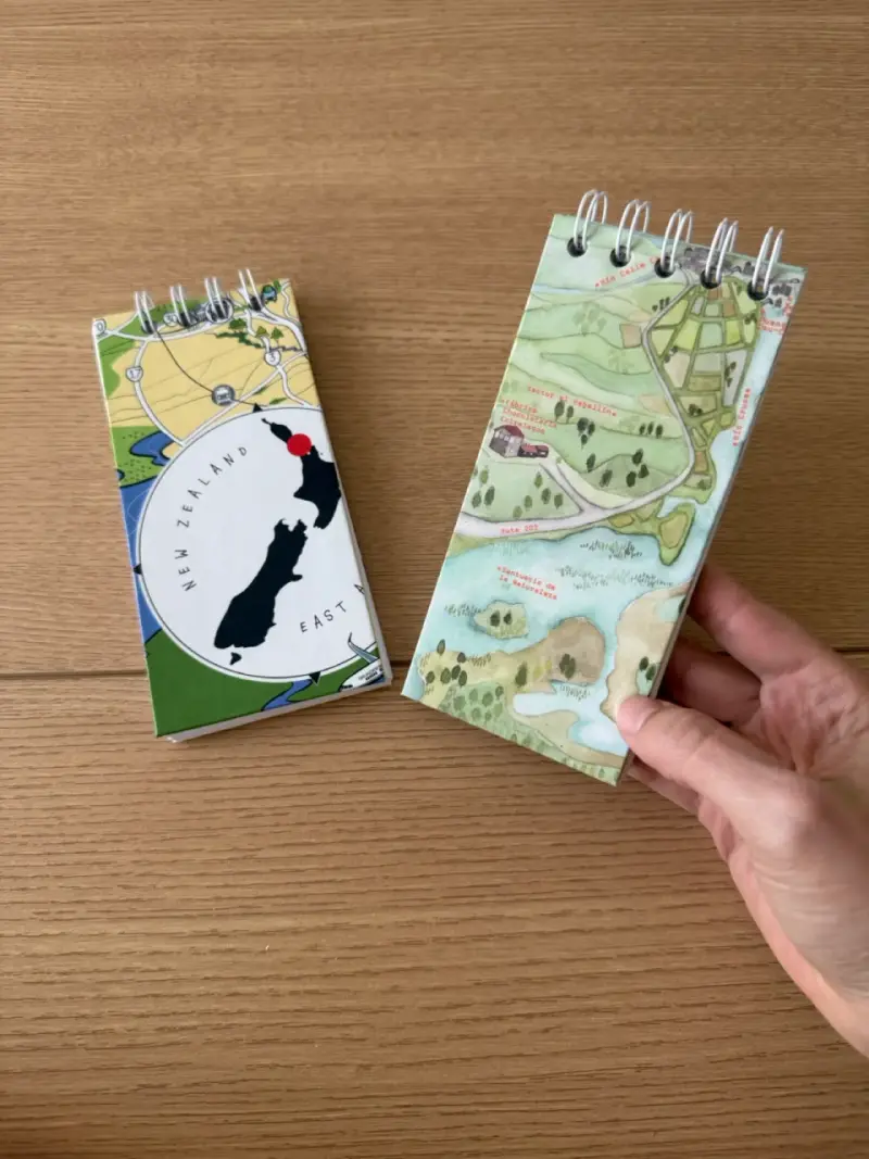 Cuaderno artesanal de notas con diseño de mapas - 2