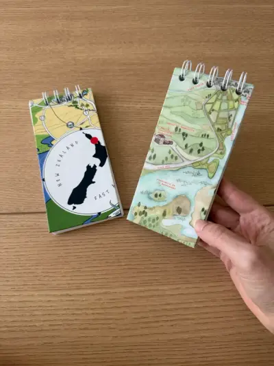 Cuaderno artesanal de notas con diseño de mapas - miniatura 2