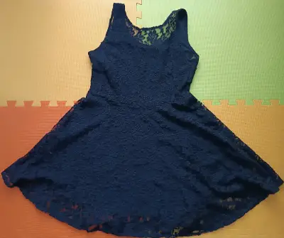 Vestido de encaje negro para mujer - miniatura 3