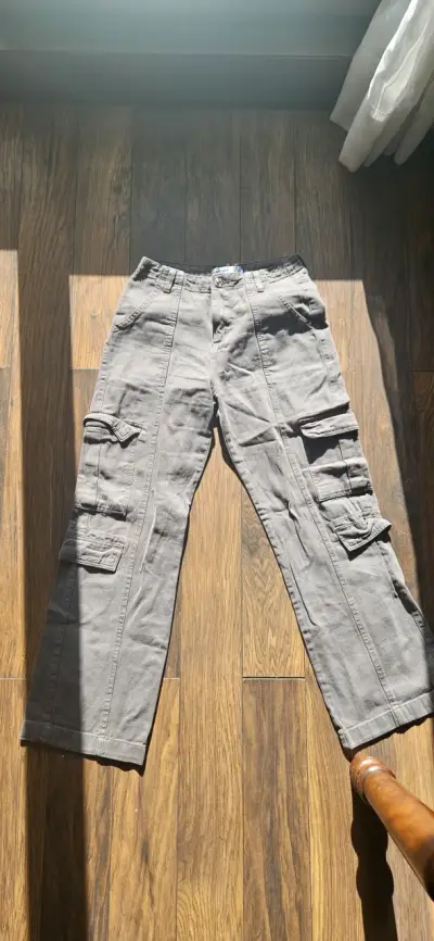 Pantalones cargo grises para mujer - miniatura 1