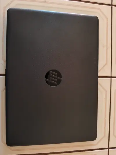 Notebook HP en buen estado - miniatura 3