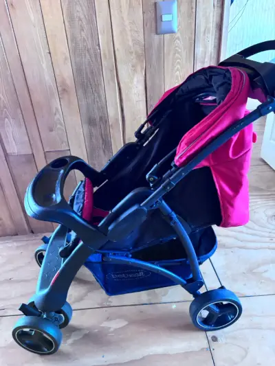 Coche de bebé plegable rojo con bandeja - miniatura 1