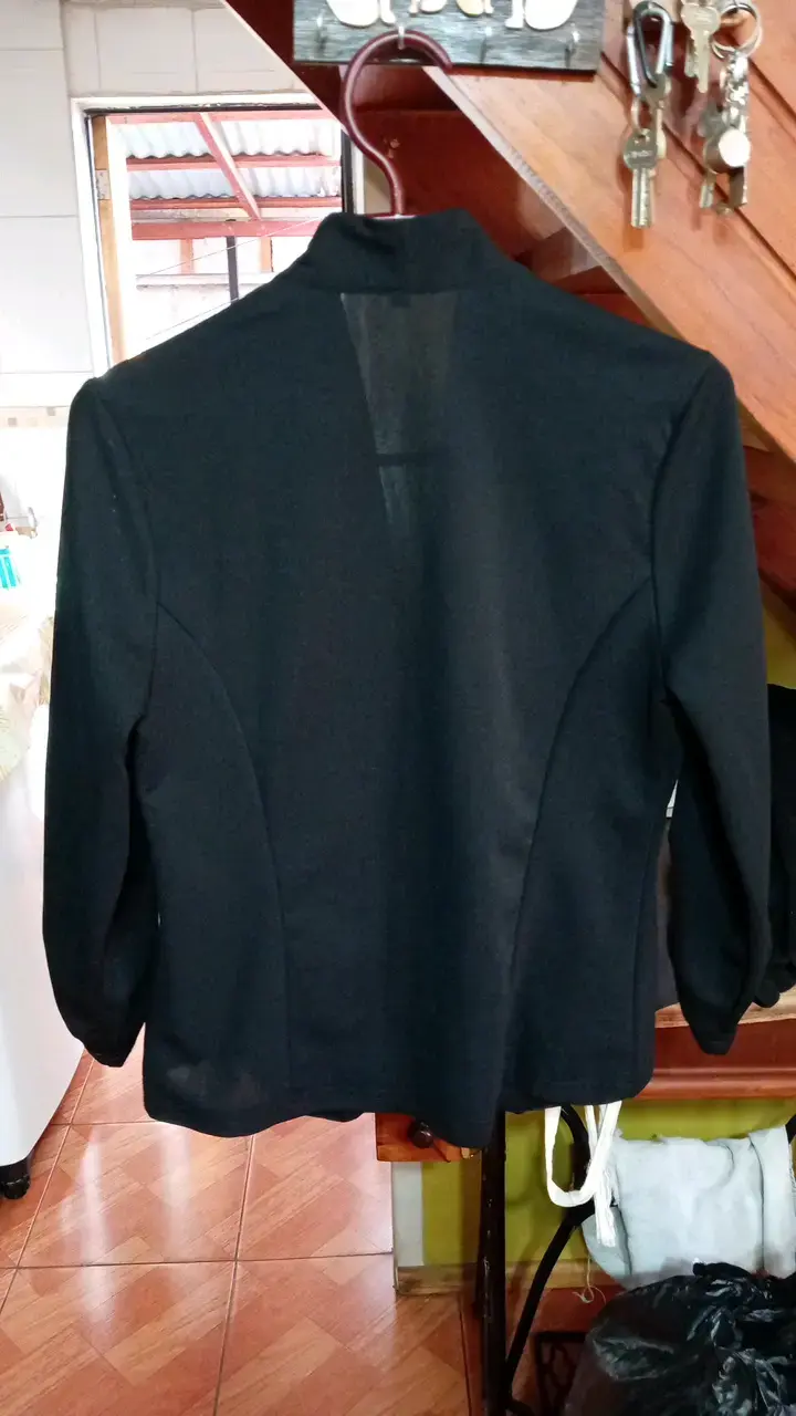 Blazer negro elegante para mujer - 2