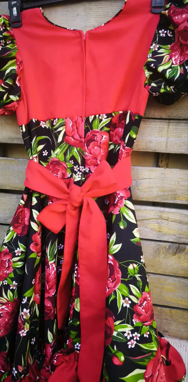 Vestido huasa rojo con estampado floral - 2