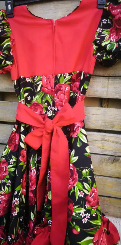 Vestido huasa rojo con estampado floral - miniatura 2