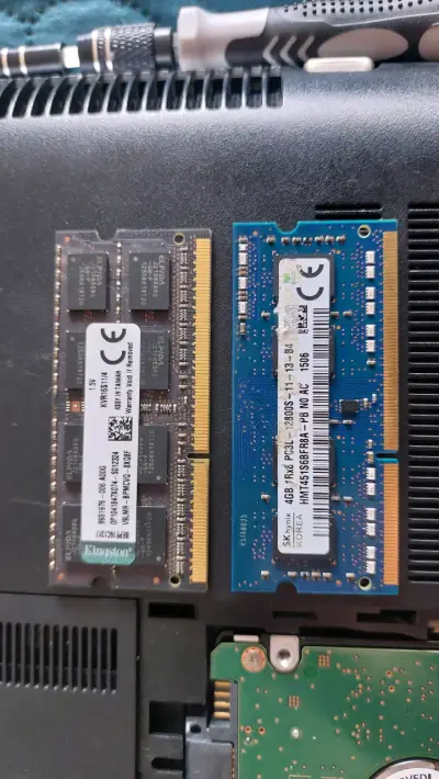 RAM DDR3 SODIMM Kingston y SK Hynix 4GB - miniatura 1