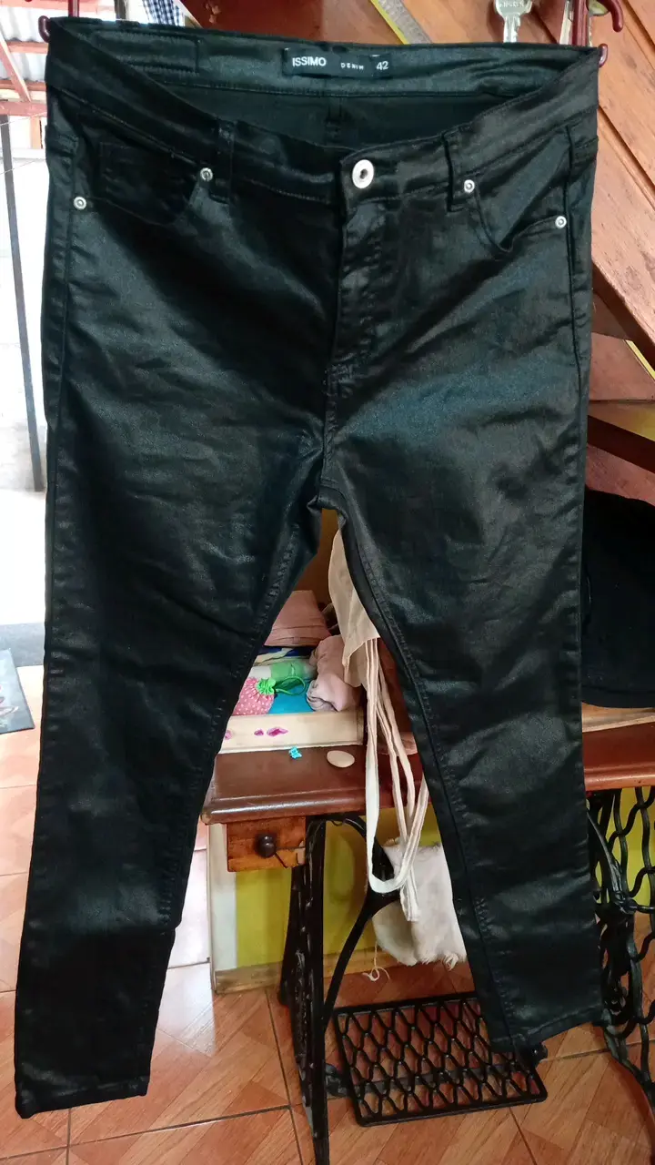 Jeans negros de mujer Issimo talla 42 - 1