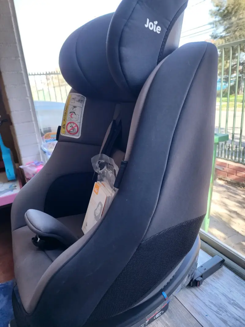 Silla de auto giratoria Joie Spin 360° casi nueva - 4