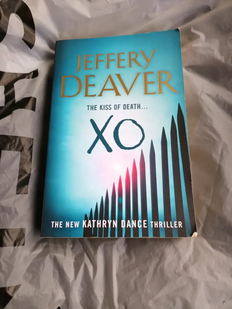 Libro 'XO' de Jeffery Deaver en buen estado
