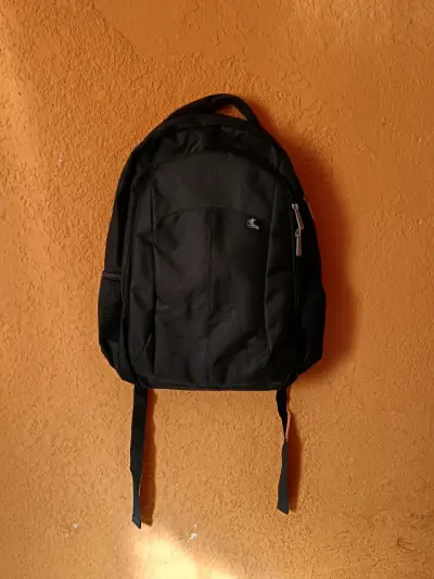 Mochila negra Xtech con múltiples compartimentos - miniatura 2