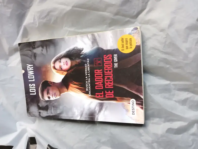 Libro El Dador de Recuerdos de Lois Lowry
