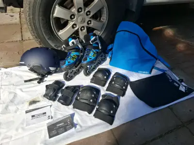 Patines en línea azules con casco y protecciones - miniatura 6