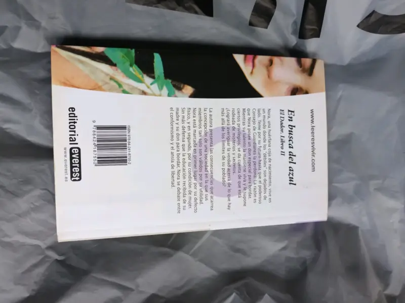 Libro 'En busca del azul' de Lois Lowry - 2