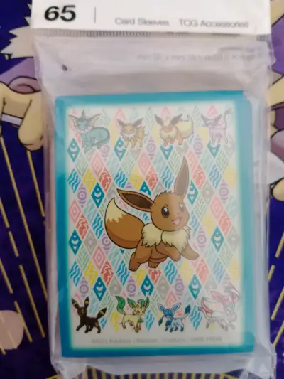 Empastes Eevee con caja para dados - miniatura 1