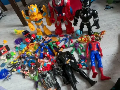 Lote de juguetes variados para niños - miniatura 2