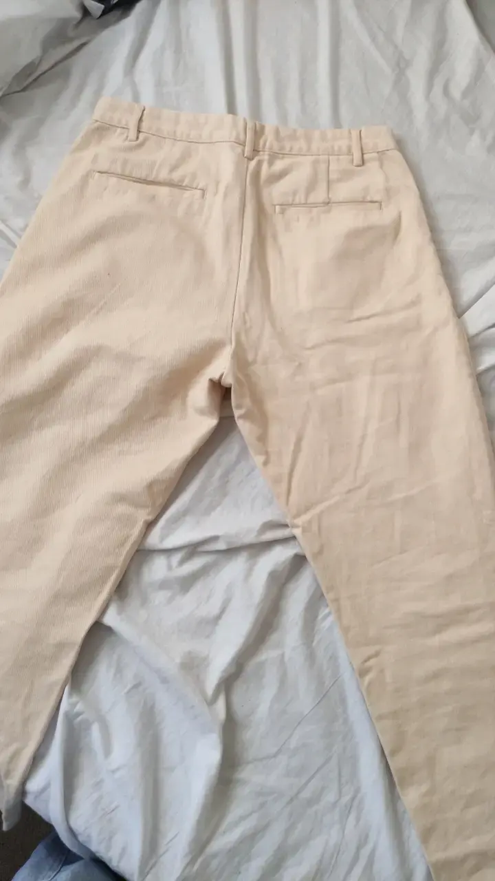 Pantalones beige de pana Zara para mujer - 2