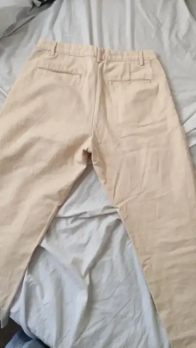 Pantalones beige de pana Zara para mujer - miniatura 2
