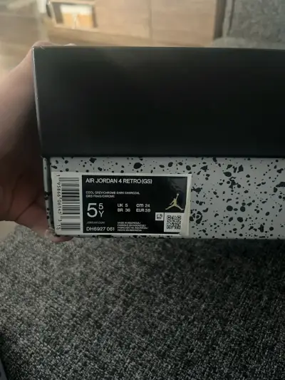 Zapatillas Air Jordan 4 Retro GS Gris y Rojo - miniatura 1