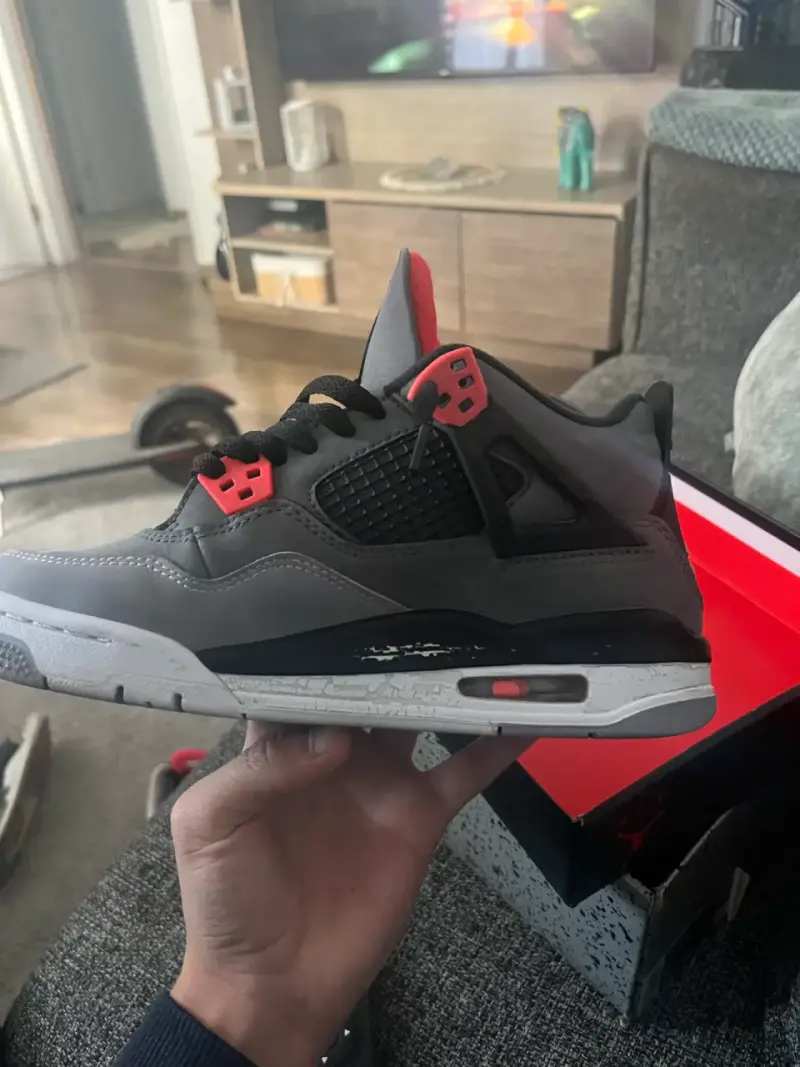 Zapatillas Air Jordan 4 Retro GS Gris y Rojo - 2