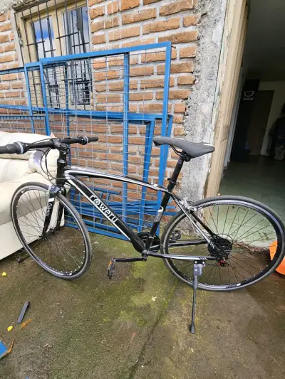 Bicicleta de Ruta Towner Negra en Buen Estado - miniatura 1