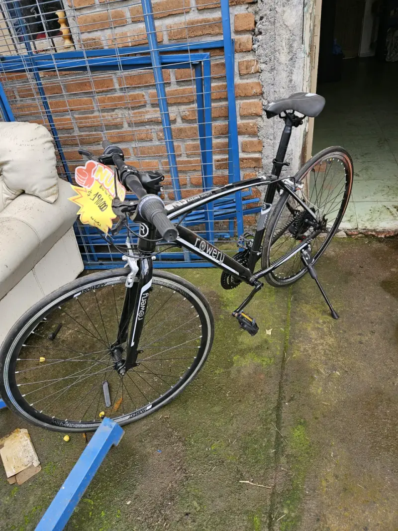 Bicicleta de Ruta Towner Negra en Buen Estado - 2