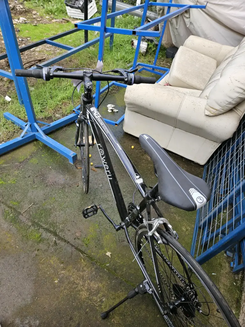 Bicicleta de Ruta Towner Negra en Buen Estado - 3