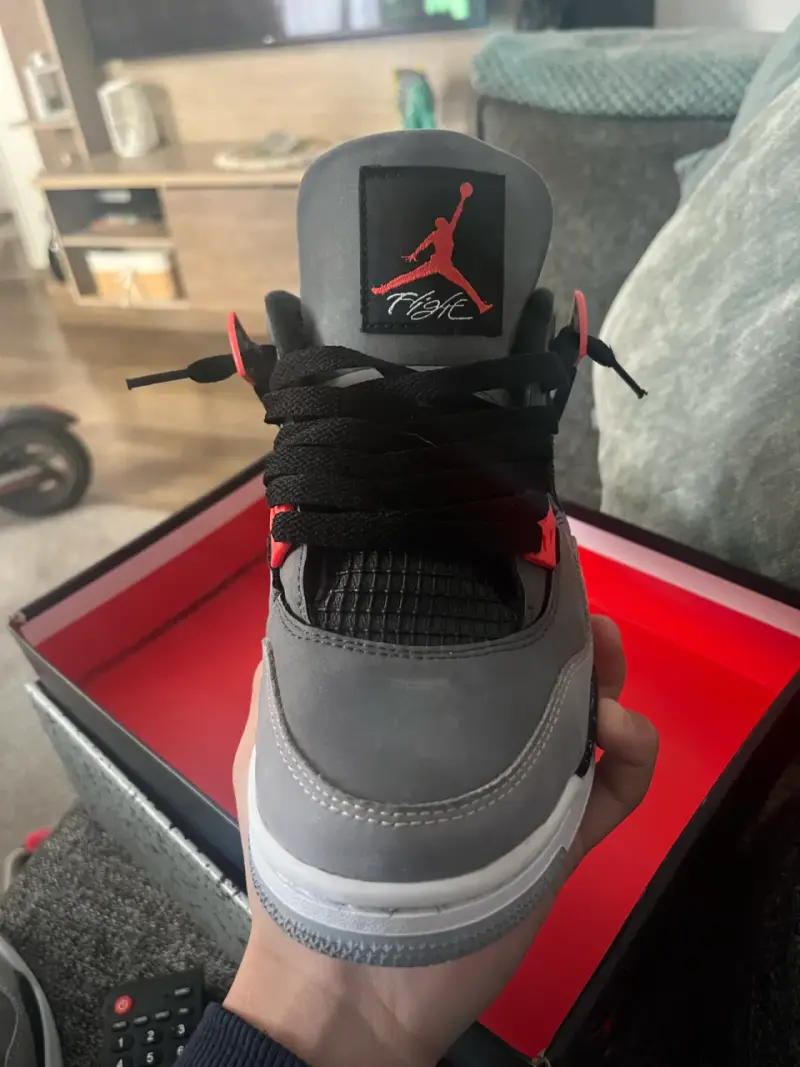 Zapatillas Air Jordan 4 Retro GS Gris y Rojo - 6