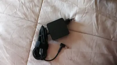 Cargador original Asus original 19V 2.37A - miniatura 1
