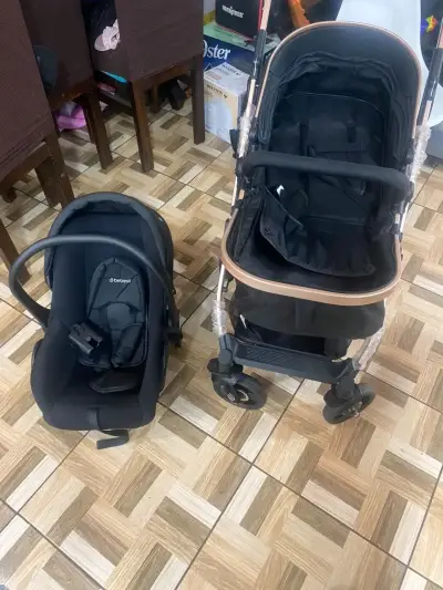 Silla mecedora para bebé rosa con malla protectora - miniatura 2