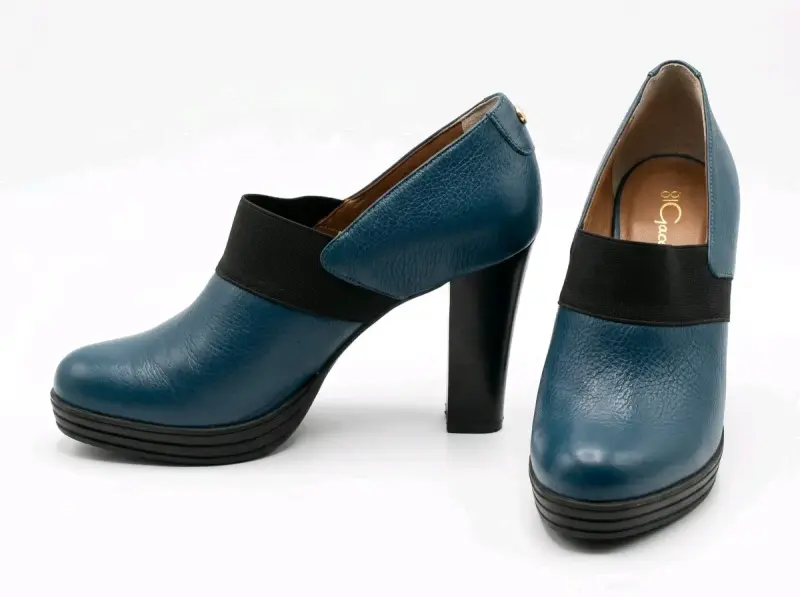 Zapatos de tacón azul con detalle negro - 4