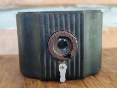 Cámara Kodak vintage de caja negra - miniatura 5