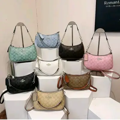 Cartera de hombro rosa Coach con cadena - miniatura 6