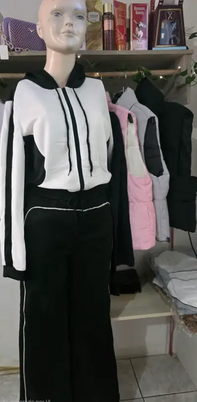 Conjunto deportivo mujer blanco  gris y caramel - miniatura 2