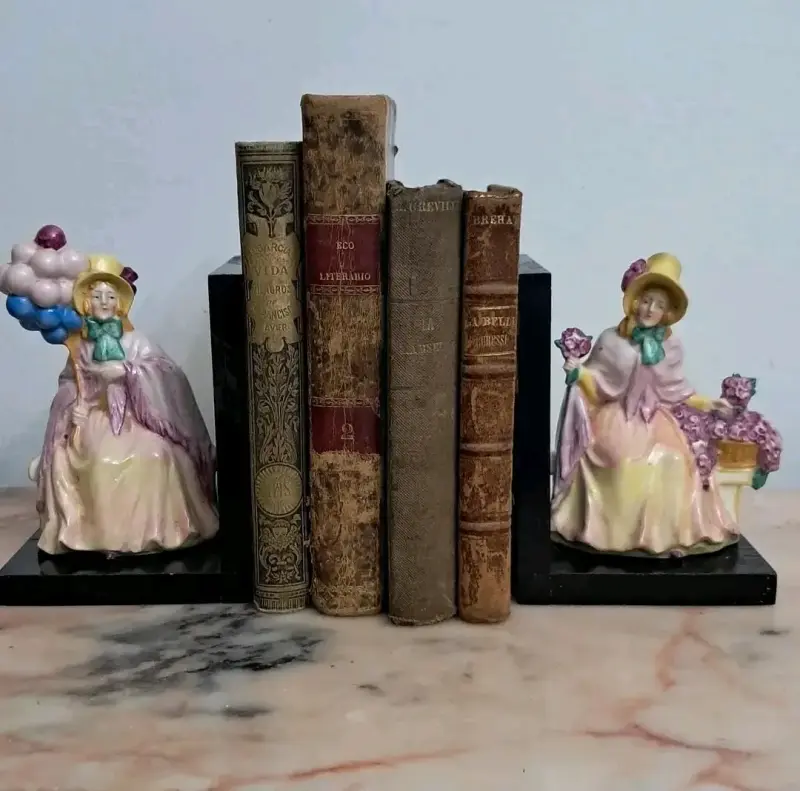 Sujetalibris antiguos de figuras royal
