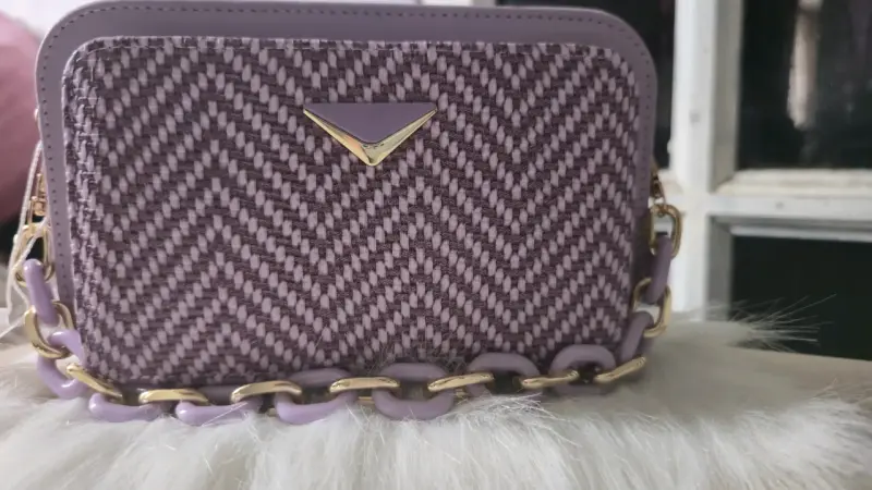 Carteras con diseño acolchado y hebillas decor - 4