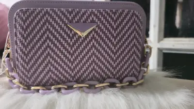 Carteras con diseño acolchado y hebillas decor - miniatura 4