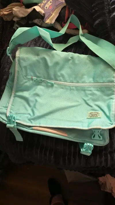 Bolso bandolera verde agua Totto con múltiples compartimentos - miniatura 1