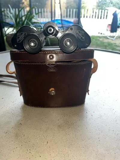 Binoculares antiguos con estuche de cuero - miniatura 2