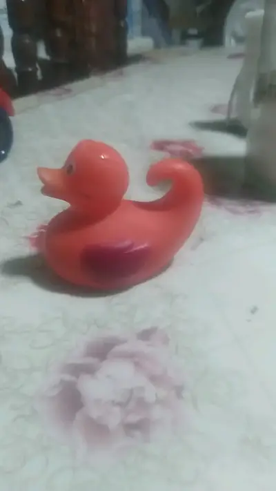 Pato de goma para baño infantil - miniatura 4