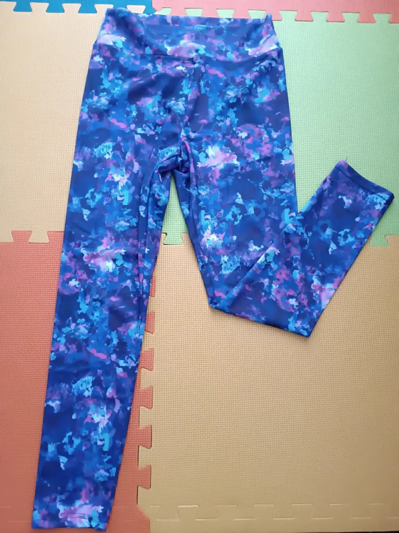 Leggings deportivos estampados azul y morado