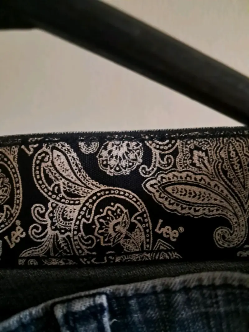 Pantalones capri de mezclilla Lee con bolsillos - 4