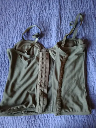 Corset gris con tirantes ajustables - miniatura 3