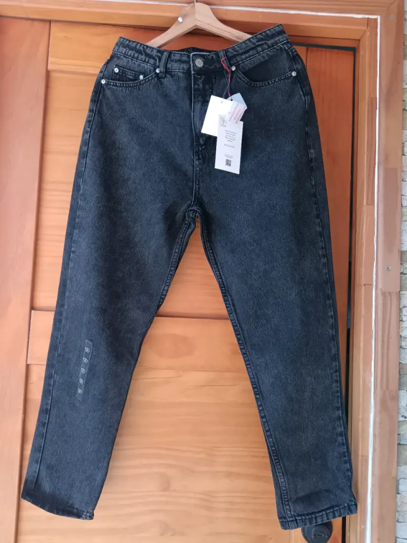 Jeans nuevo, colornegro de mezclilla para mujer - 1